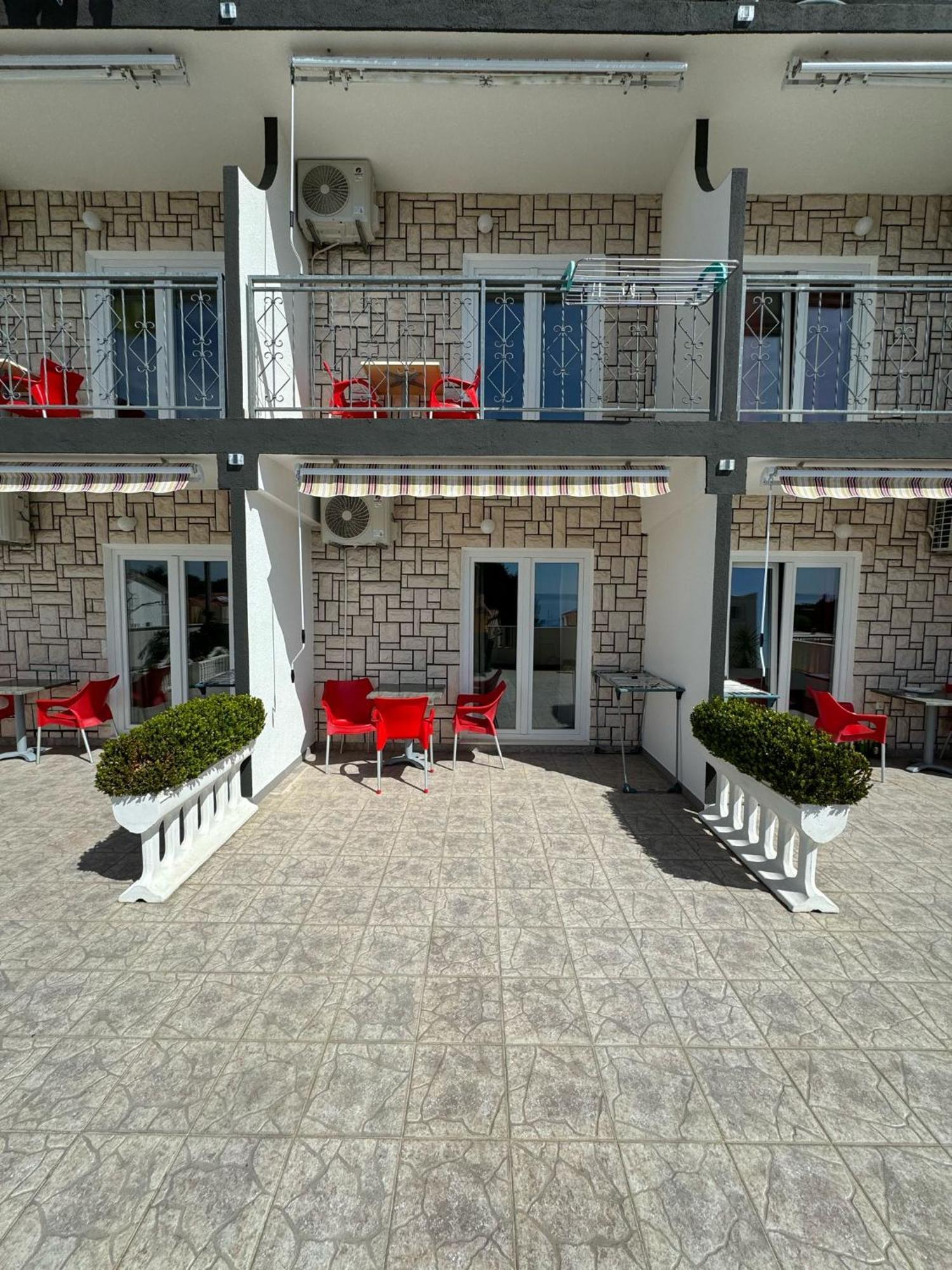 Villa Simovic Apartments Baška Voda Kültér fotó